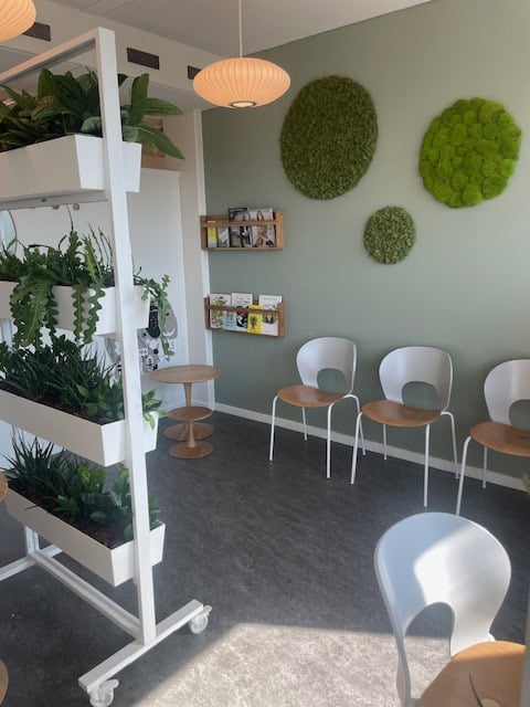 Anne Berg Indretning, venteværelse, sundhedens hus, før og efter, annebergindretning.dk