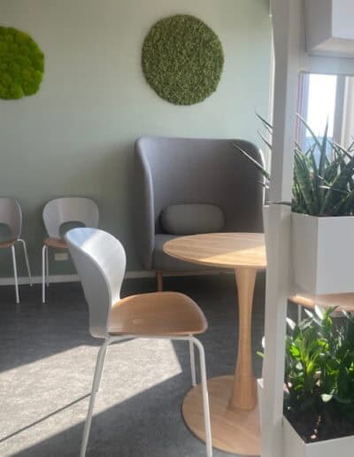 Anne Berg Indretning, venteværelse, sundhedens hus, før og efter, annebergindretning.dk